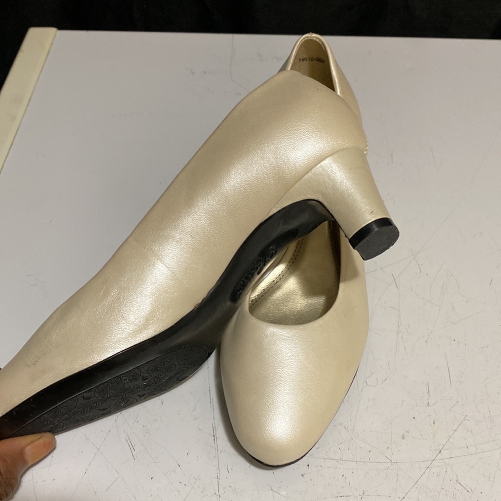 Trotters cream women shoes size 5.5 - Picture 7 of 8